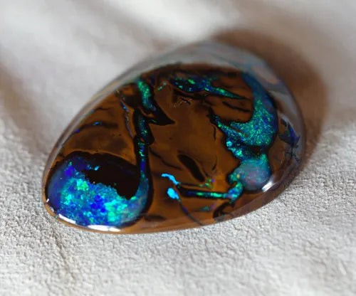 スーパーレア　トップジェムコレクターズピース　コロイト産オパール　”LIGHTNING RIVER" 43.45 cts